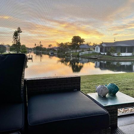Serenity Waterfront Villa With King Suite, Private Pool, Great Lanai Enclosure And Long Water Views เคปคอรัล ภายนอก รูปภาพ