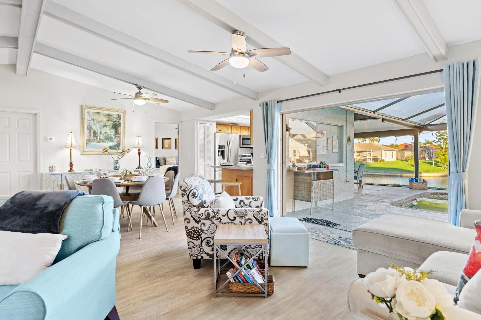 Serenity Waterfront Villa With King Suite, Private Pool, Great Lanai Enclosure And Long Water Views เคปคอรัล ภายนอก รูปภาพ