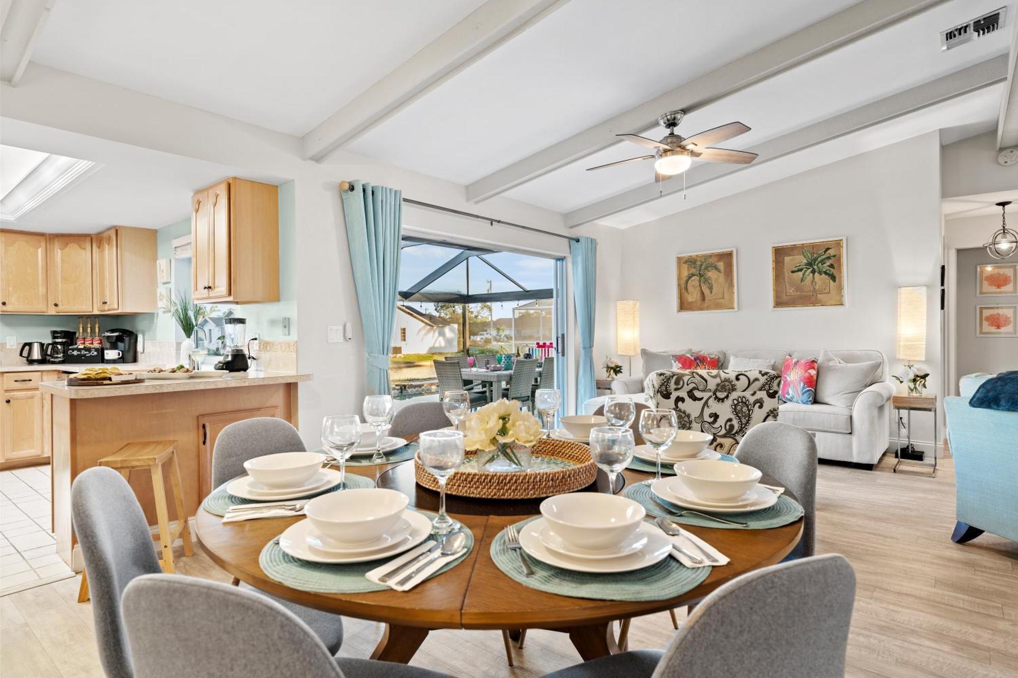 Serenity Waterfront Villa With King Suite, Private Pool, Great Lanai Enclosure And Long Water Views เคปคอรัล ภายนอก รูปภาพ